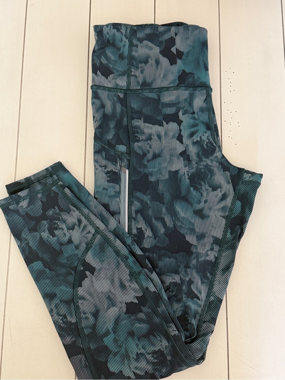Athleta Rainier Printed Tight Leggings Medium Green Floral Zip Pockets